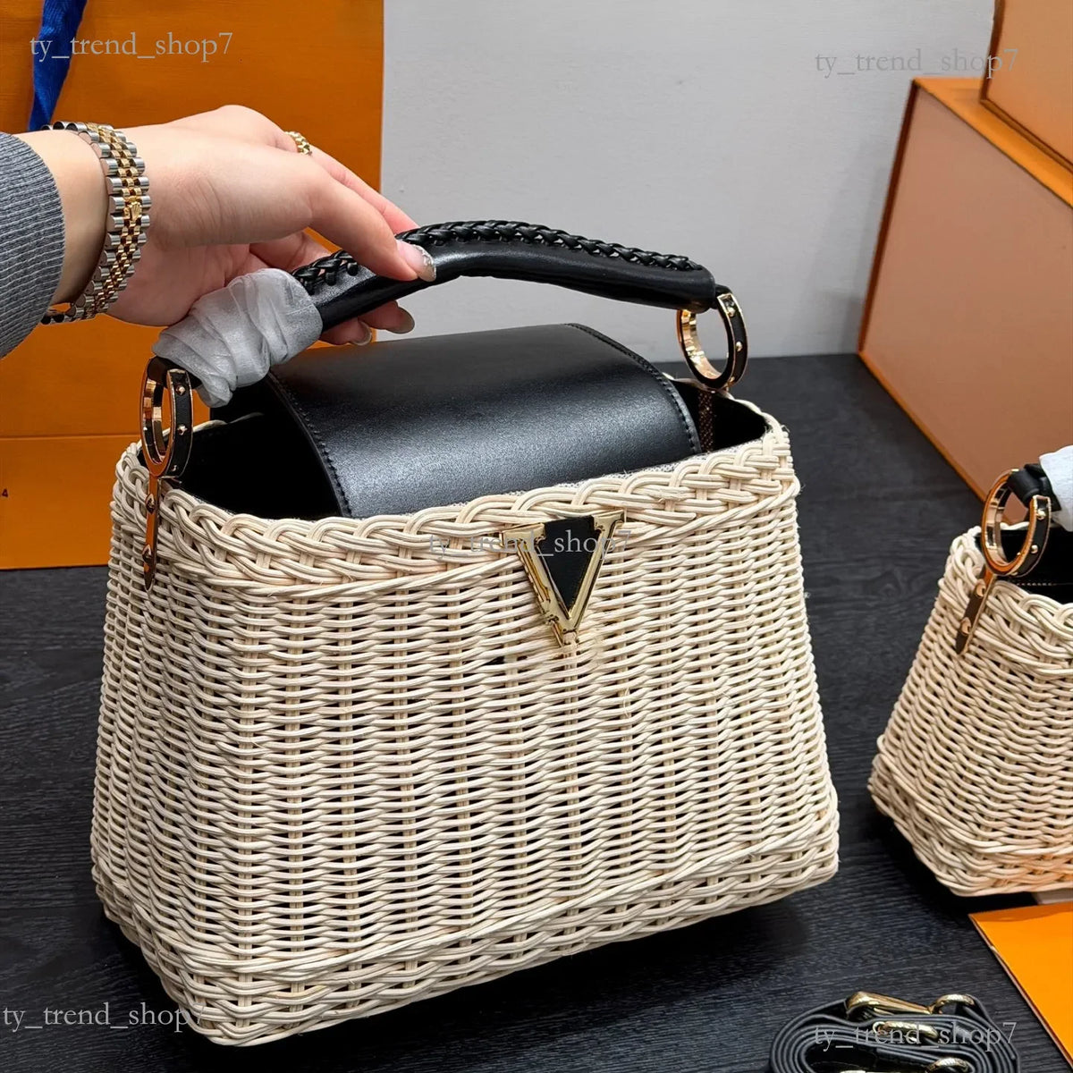 2026 new Handbag lvslys shopper Bag capucines pm bamboo weaving Capacity leather Bag Crossbody Shoulder bag monogram lvslvt Buck